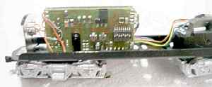 Märklin US-F7 Montage Decoder+Soundmodul - Ansicht: Decoder-Rückseite 37622 det1k